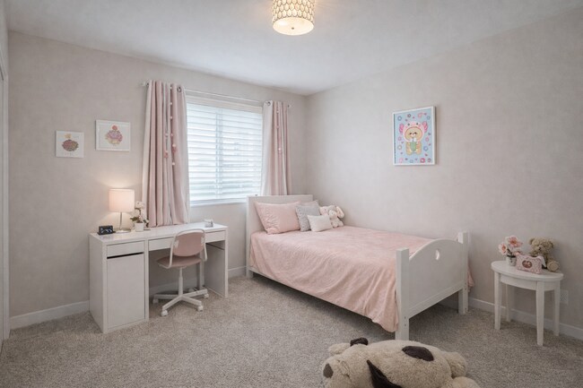 Building Photo - 34202 SE Ash St