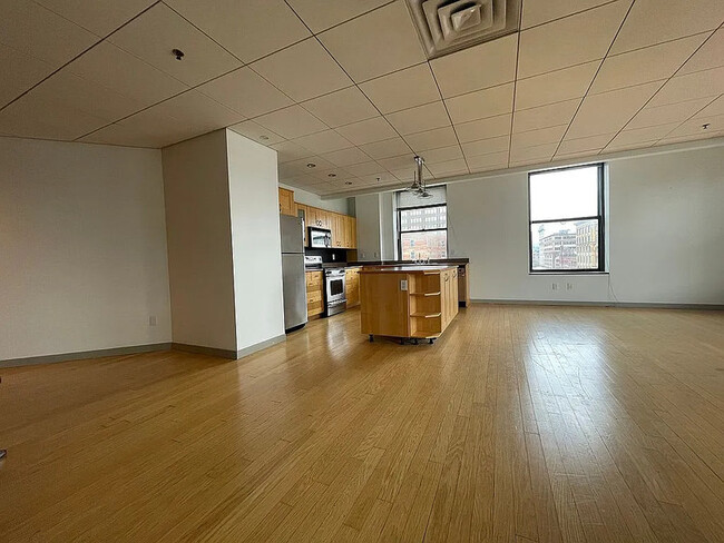 Building Photo - 108 W Jefferson St