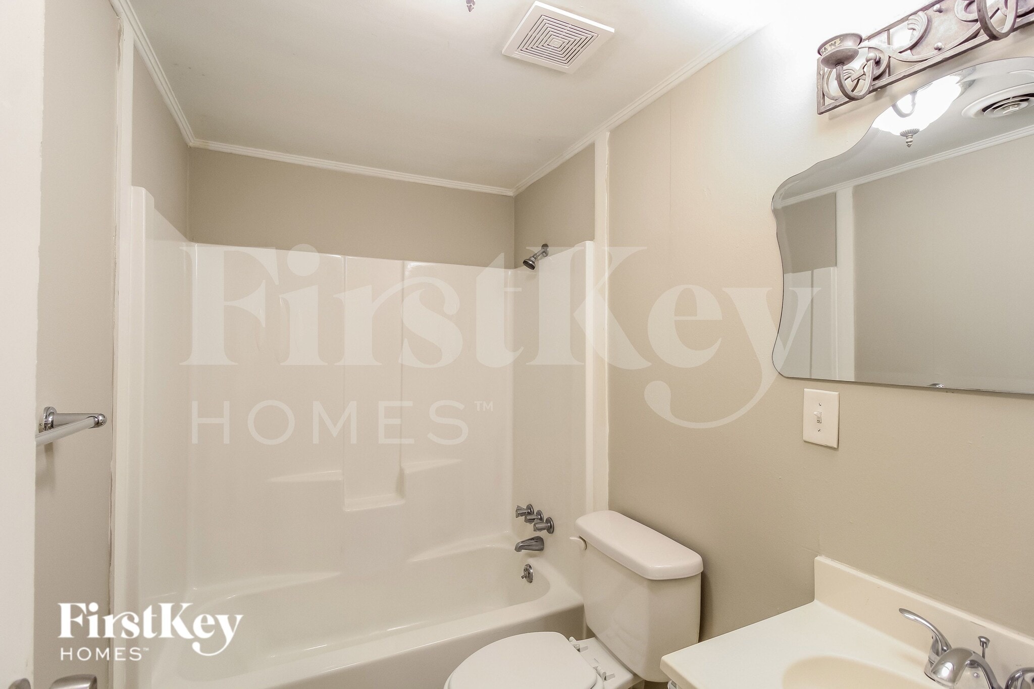 Building Photo - 1052 Adrian Cir SW