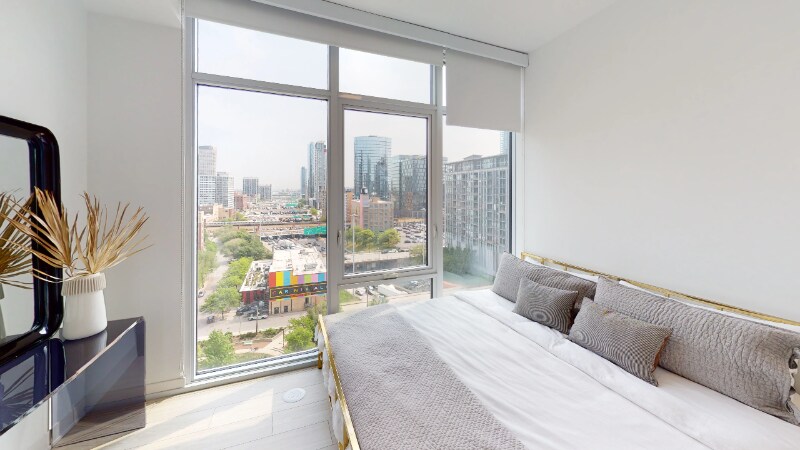 Building Photo - 382 N Union Ave