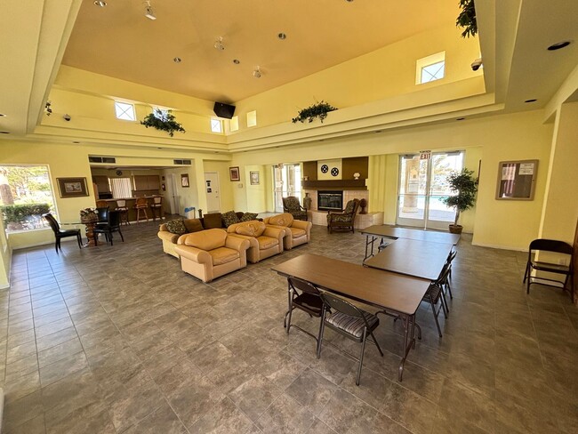 Building Photo - Darling Southwest one bedroom condo locate...