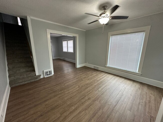 Building Photo - 613-615 S Mechanic St