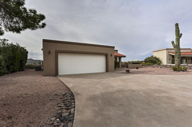 Building Photo - 17137 E Rand Dr
