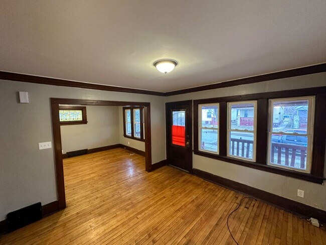 Building Photo - 2521 W Hadley St