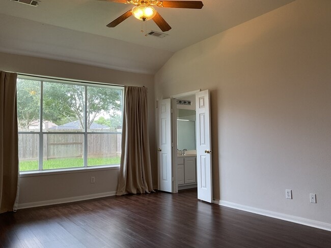 Building Photo - 18326 Hollow Branch Ct
