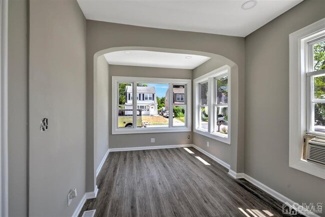 Building Photo - 8 Dolan Ave