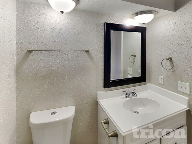 Building Photo - 16710 Forthbridge Ct