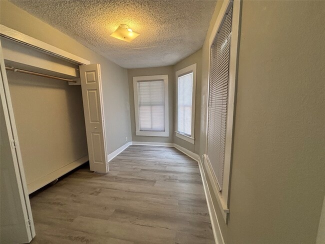 Building Photo - 1724 Avenue N 1/2 Rear