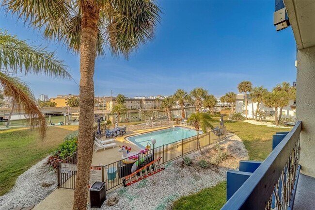 Building Photo - 11650 Capri Cir S