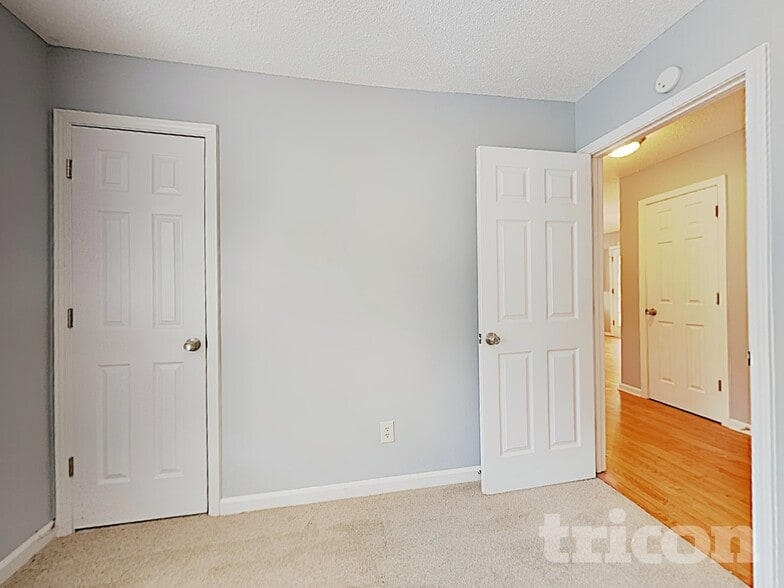 Building Photo - 213 Martins COurt