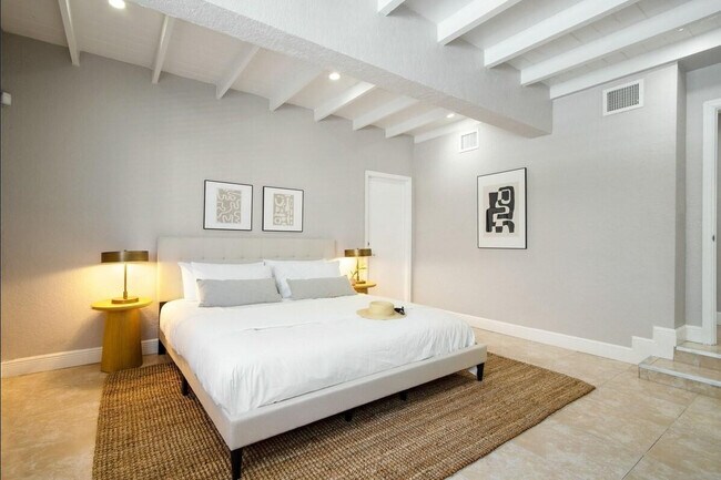 Building Photo - 1501 N Fort Lauderdale Beach Blvd