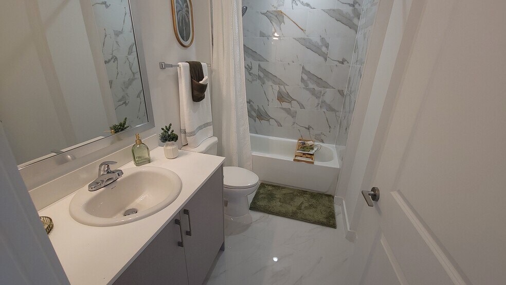 Building Photo - 923 E 28th St