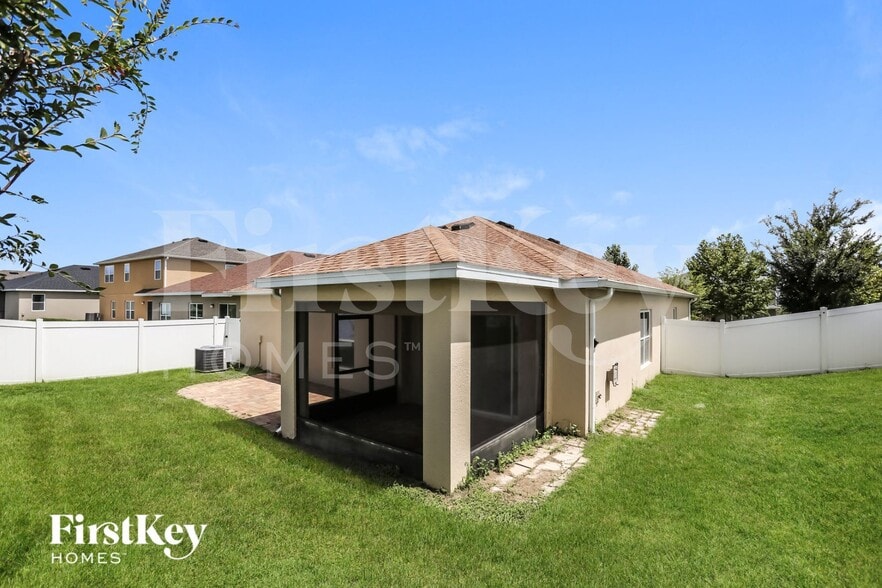 Building Photo - 468 Kestrel Dr