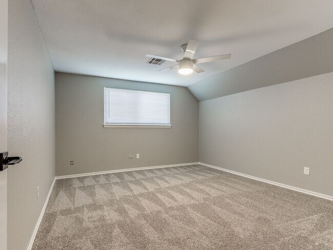 Building Photo - Stunning 4-Bedroom Home for Rent in Westwood Addition – Completely Remodeled on a Huge Lot!