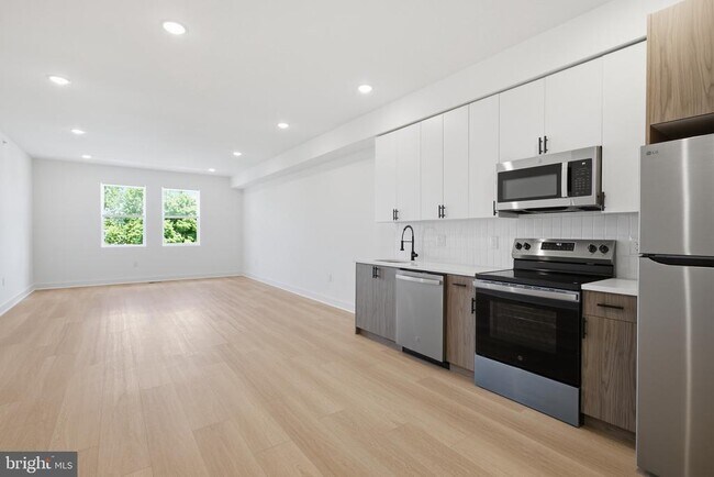Building Photo - 3931 Fairmount Ave