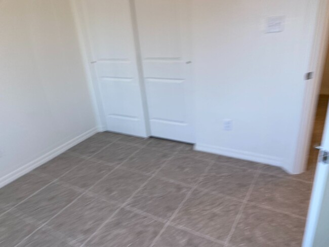 Building Photo - 2 Bedroom in a Gated Community