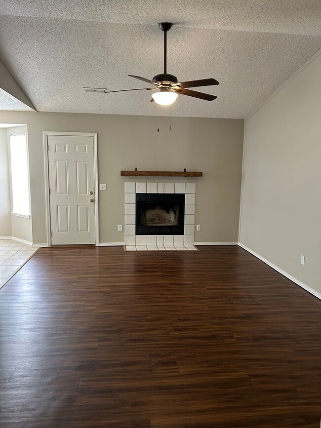 Building Photo - 1474 Timberline Dr