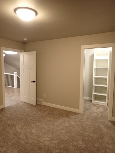 Building Photo - 2925-2927 Sabal Oak Dr
