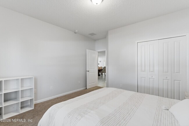 Building Photo - 454 Willow Lake Dr