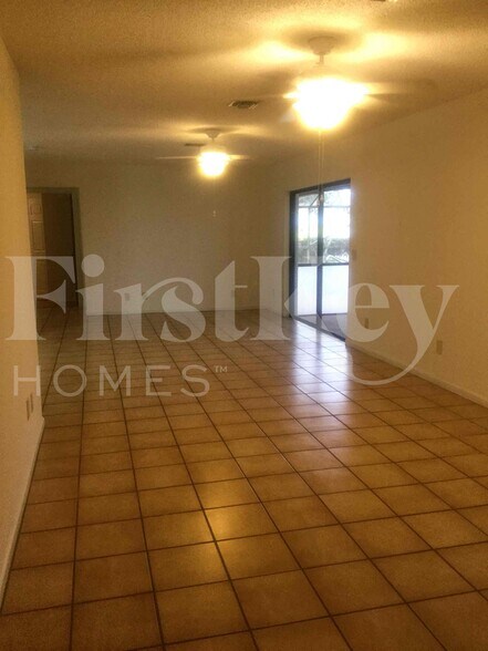 Building Photo - 132 Santander Ct