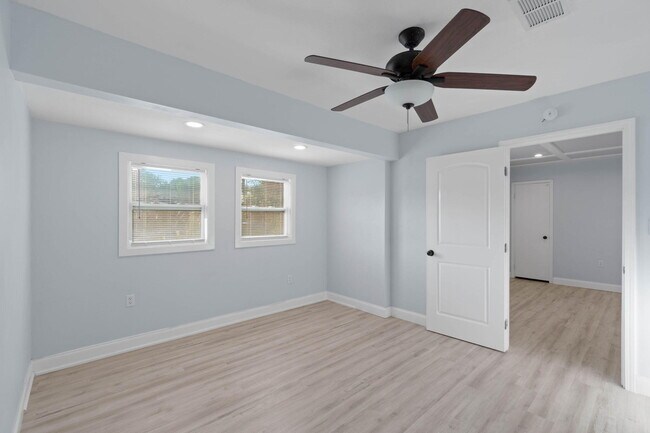 Building Photo - 19 Eglin St