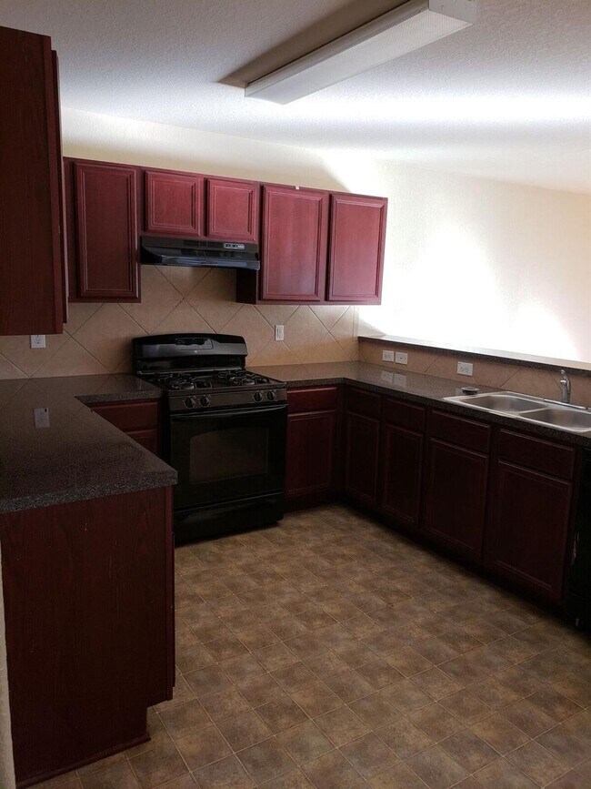 Building Photo - 15810 Sheldon Ridge Way