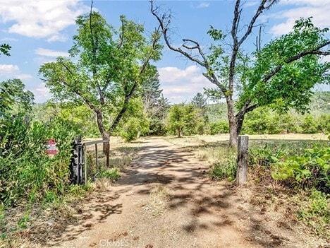 Building Photo - 22550 Shady Grove Rd