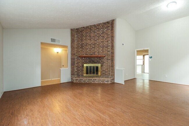 Building Photo - 22730 Hawkwood Dr