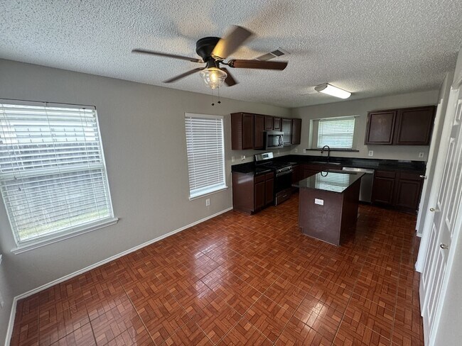 Building Photo - 1508 Mountain Side Dr