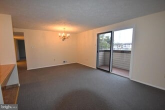 Building Photo - 830 Heather Ridge Dr