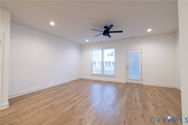 Building Photo - 6932 Leire Ln