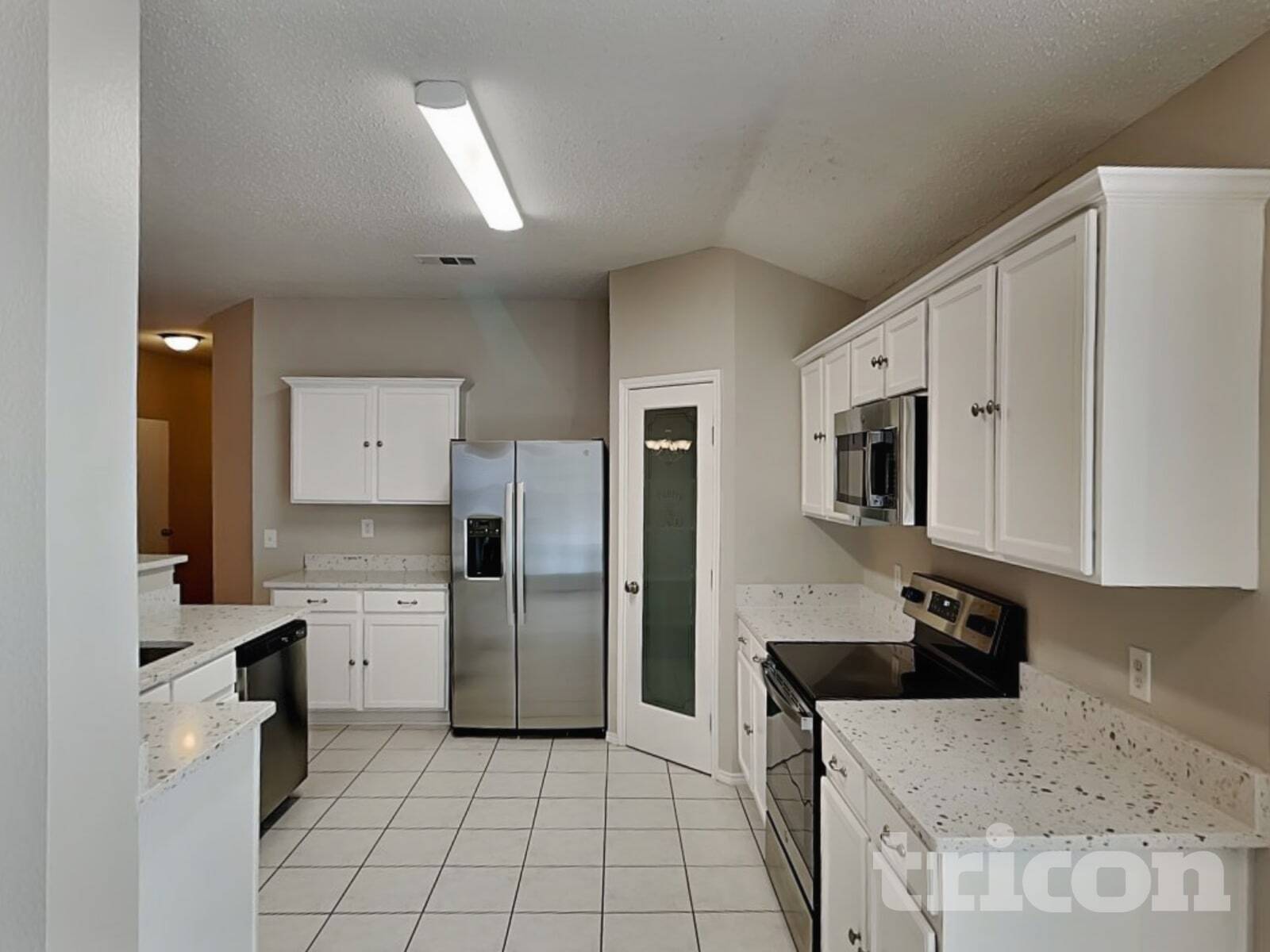 Building Photo - 1619 Columbia Dr