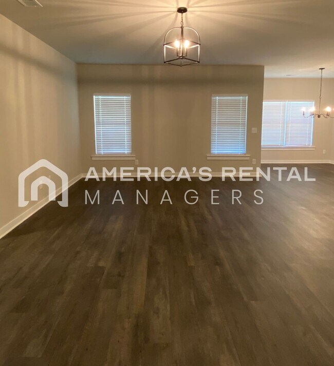 Building Photo - 460 Ridgeview Cir