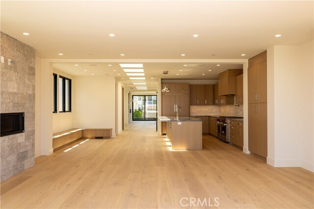 Building Photo - 404 16th St