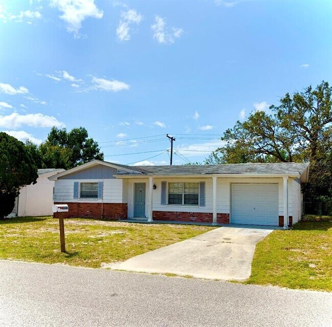 Primary Photo - 4040 Beacon Square Dr