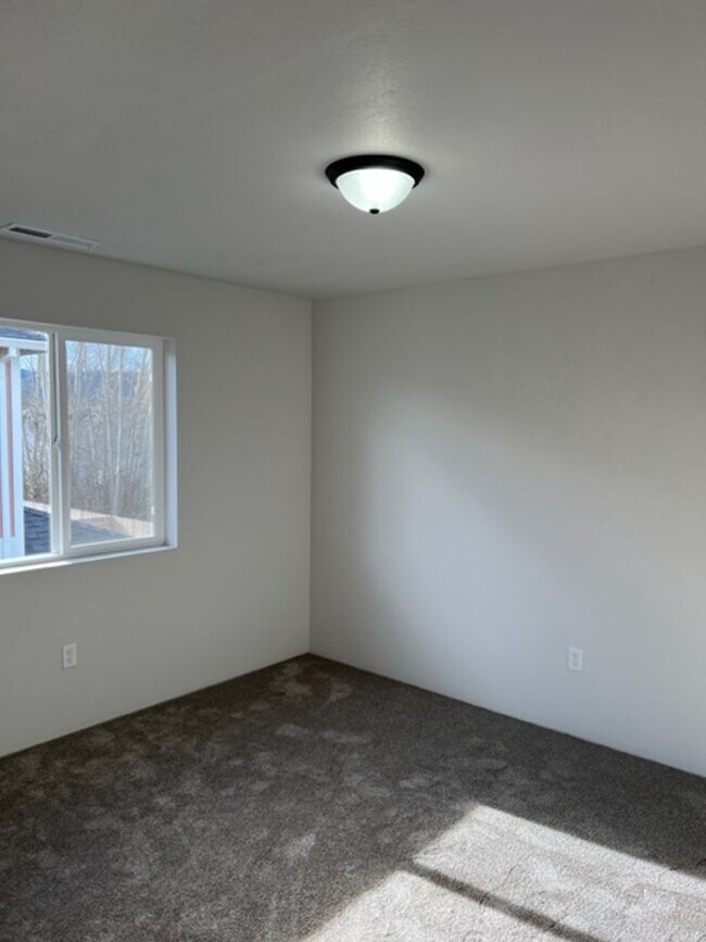 Building Photo - ALMOST NEW CONSTRUCTION/ 4 BEDROOM IN NEWER UPCOMING NEIGHBORHOOD