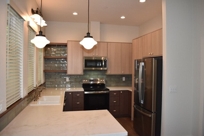 Building Photo - Gorgeous brand-new home with solar, electr...