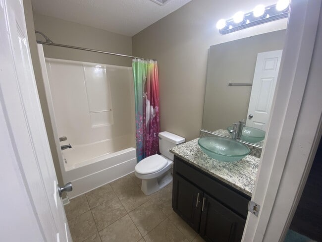 Building Photo - 4070 Forrest Run Cir