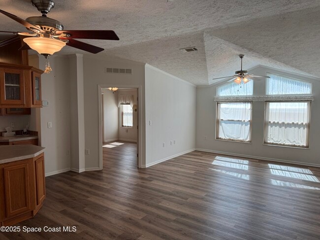 Building Photo - 159 Blue Jay Ln