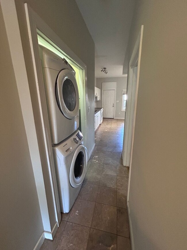 Building Photo - Charming 4-Bedroom Rental in The Fan District