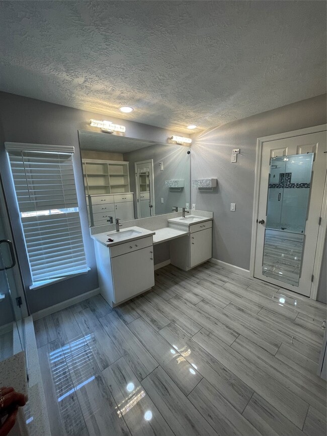 Building Photo - 7818 Clover Knoll Ct