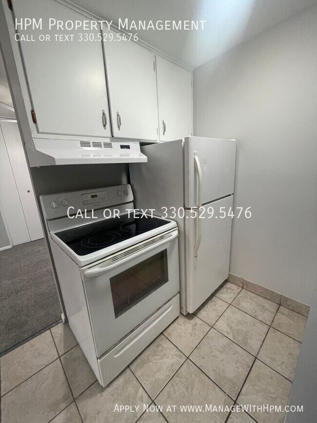 Building Photo - 20606 Lorain Rd