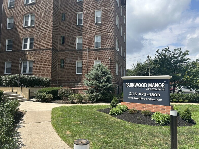 Primary Photo - Parkwood Manor Apartments