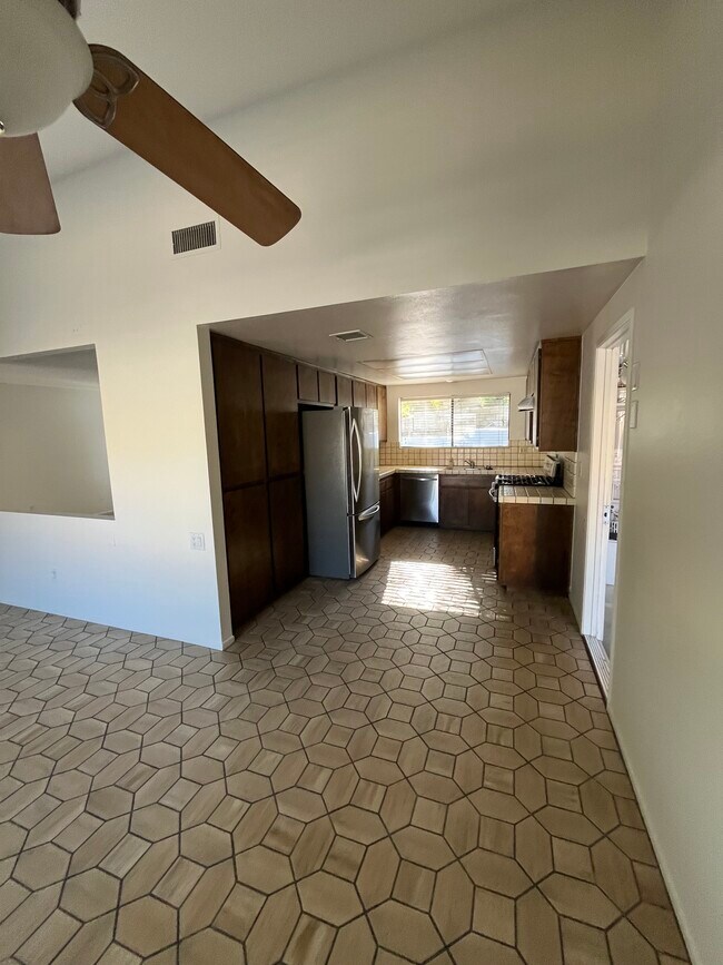 Building Photo - 37932 Mountain Shadow Ln