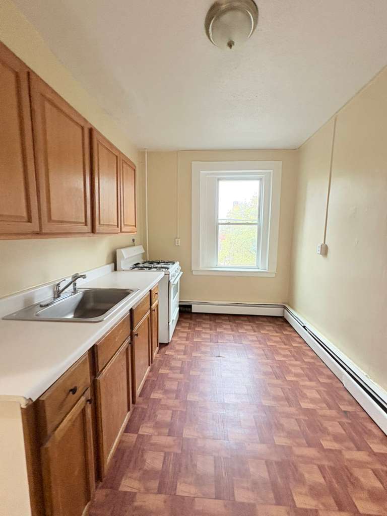 Building Photo - 703 Howard Ave