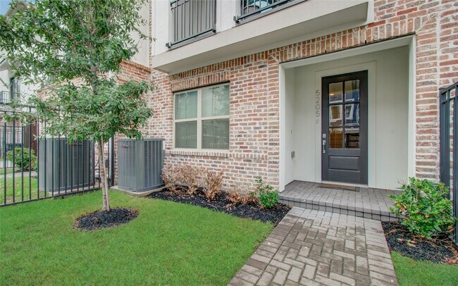 Building Photo - 5205 Allen St