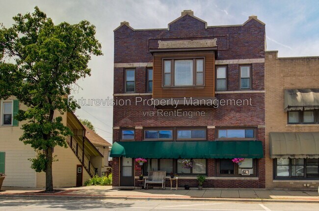 Building Photo - 527 N Chicago St