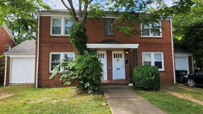 Charming 2 bed, 1 bath Townhome - ASK ABO... - Charming 2 bed, 1 bath Townhome -  ASK ABO...