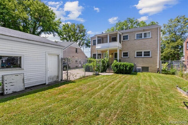 Building Photo - 440 Alter Rd