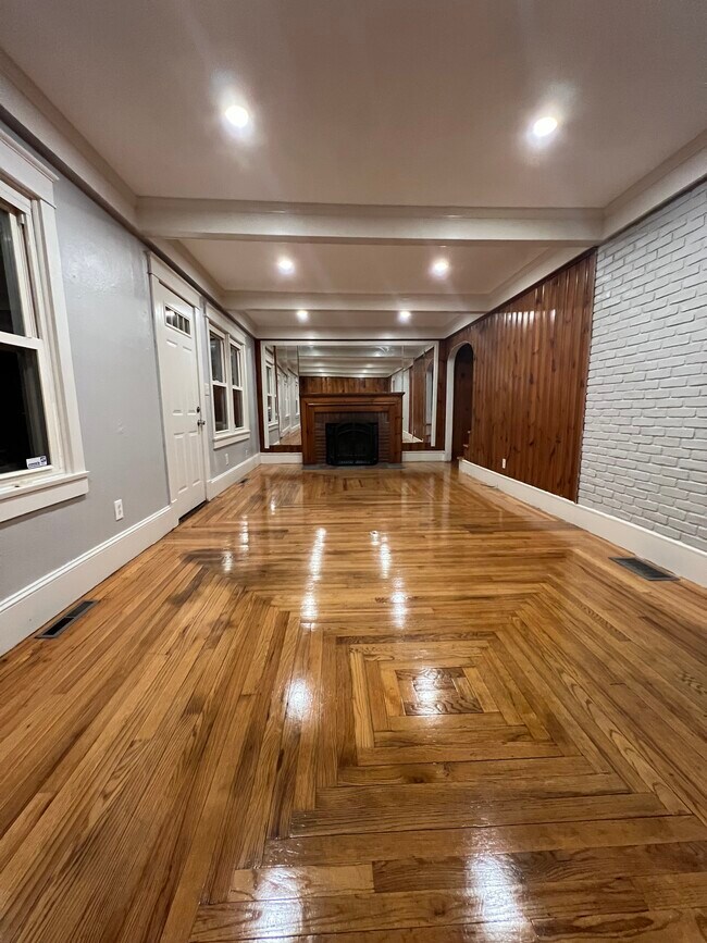 Building Photo - 96 Darling St